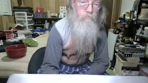 Snapshot of danagm chatting on December 19, 4:35 pm Dana online show from December 19, 4:35 pm