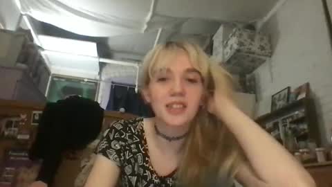 Snapshot of danceissexisbeauty2 chatting on November 25, 11:16 pm Your submissive patient online show from November 25, 11:16 pm