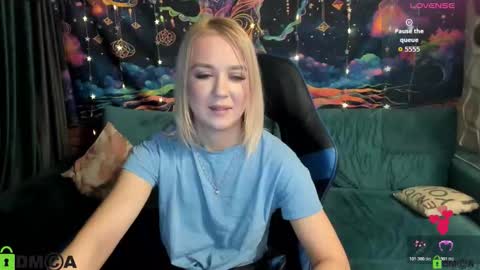 Snapshot of dances_queen chatting on February 27, 8:25 am dances_queen online show from February 27, 8:25 am