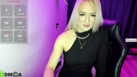 Snapshot of dances_queen chatting on May 9, 7:13 am dances_queen online show from May 9, 7:13 am