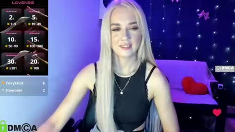 dances_queen online show from June 27, 7:13 am