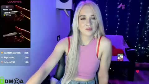 dances_queen online show from June 29, 10:15 am