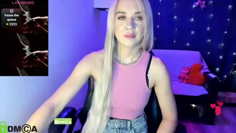 dances_queen online show from July 6, 7:05 am
