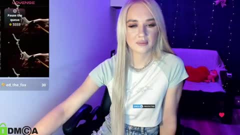dances_queen online show from July 15, 7:13 am
