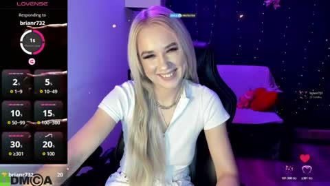 dances_queen online show from July 16, 7:03 am