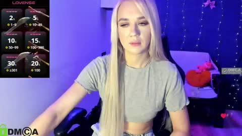 dances_queen online show from July 22, 7:11 am