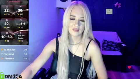 dances_queen online show from July 29, 7:06 am