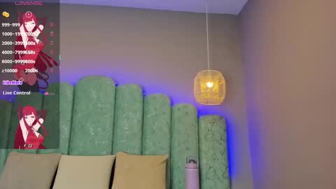 Snapshot of danee_19 chatting on December 16, 11:04 am Daniela online show from December 16, 11:04 am