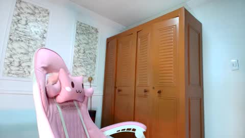 Danella Houston online show from November 5, 7:14 pm