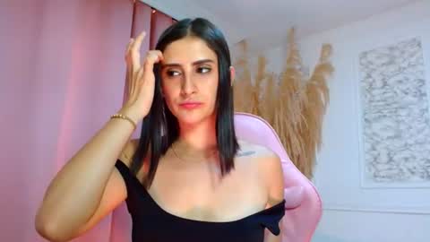 Danella Houston online show from July 12, 8:55 pm