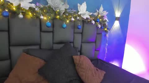 daneska online show from December 15, 8:02 pm