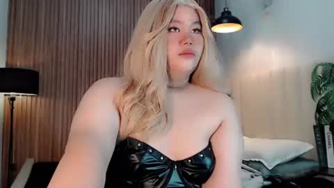 Snapshot of dangerous_womanxx chatting on September 14, 2:22 am Ms. K online show from September 14, 2:22 am