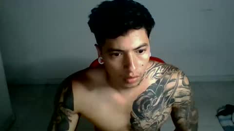 Snapshot of dani_cesar2 chatting on March 12, 10:32 am dani_cesar2 online show from March 12, 10:32 am