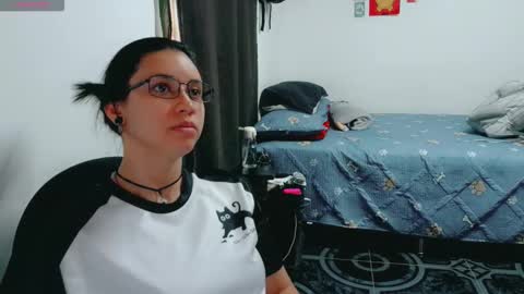 dani y jocelyn online show from March 15, 7:42 pm