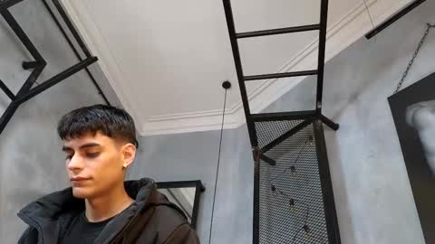 Snapshot of dani_mc chatting on December 15, 11:36 am dani_mc online show from December 15, 11:36 am