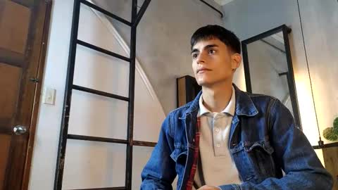 Snapshot of dani_mc chatting on December 16, 11:26 am dani_mc online show from December 16, 11:26 am