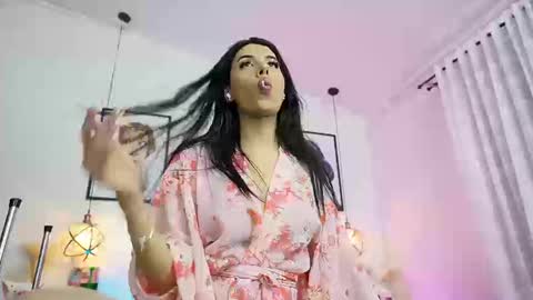 Snapshot of dani_parkerr chatting on September 23, 3:59 pm online show from September 23, 3:59 pm