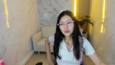 dani_tf online show from February 13, 1:29 pm