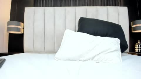 Snapshot of dania_moore_ chatting on June 11, 12:32 am JANE online show from June 11, 12:32 am