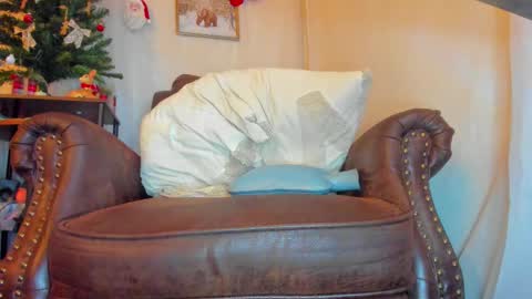 danidollxxx online show from December 18, 4:40 am