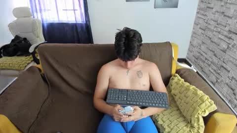 daniel_leon_c online show from April 29, 6:47 pm