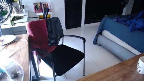 daniel_velez26 online show from March 28, 4:28 pm