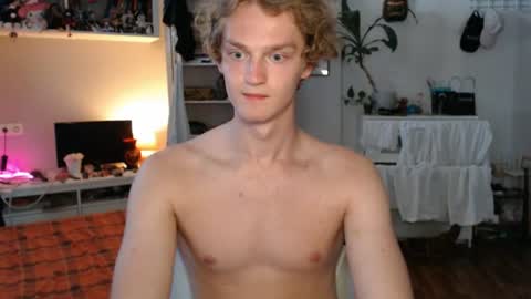 Snapshot of daniel_yumm chatting on July 10, 1:14 pm Daniel online show from July 10, 1:14 pm