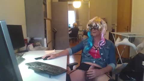 Snapshot of daniela69i chatting on February 12, 7:13 am newcumer online show from February 12, 7:13 am