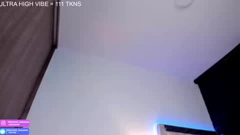  independent model   online show from September 22, 11:18 pm