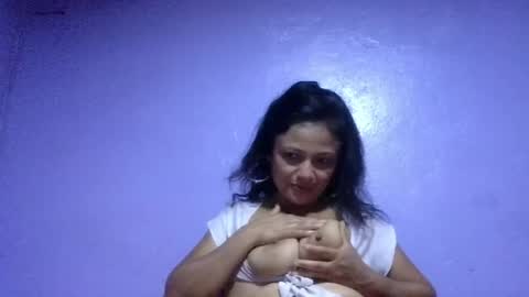 Snapshot of daniela_love1 chatting on May 5, 12:40 am daniela_love1 online show from May 5, 12:40 am