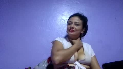 Snapshot of daniela_love1 chatting on May 19, 1:56 am daniela_love1 online show from May 19, 1:56 am