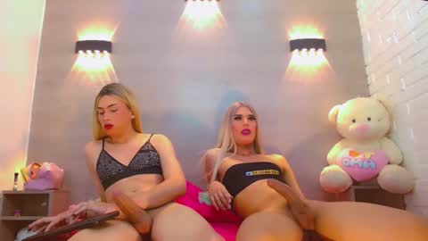 Snapshot of daniela_pink_ chatting on December 3, 8:40 pm daniela_pink_ online show from December 3, 8:40 pm