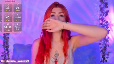 Snapshot of daniela_saenz1 chatting on December 17, 10:11 pm Dani Saenz online show from December 17, 10:11 pm