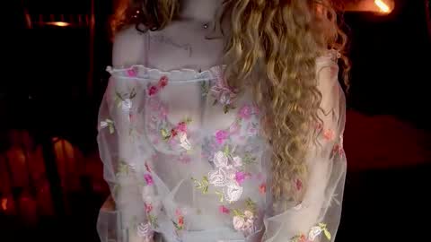 Snapshot of danielareign chatting on February 13, 8:21 am danielareign online show from February 13, 8:21 am