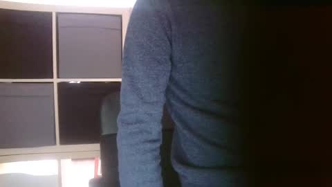 Snapshot of danielbt28 chatting on March 1, 9:29 am danielbt28 online show from March 1, 9:29 am