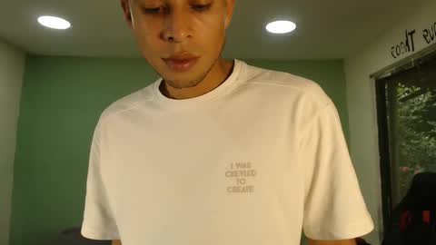 danielitopapii online show from December 13, 8:25 pm