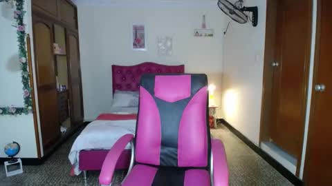 Angie online show from January 27, 9:44 pm