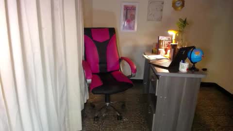 Angie online show from March 9, 6:34 pm