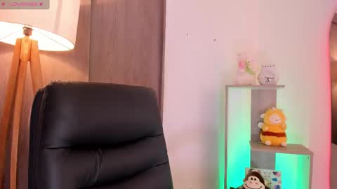 Snapshot of daniellerose_ chatting on November 22, 10:53 pm Danielle Rose online show from November 22, 10:53 pm