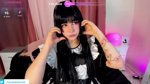 Snapshot of daniellesins2 chatting on December 5, 12:58 pm Danielle online show from December 5, 12:58 pm