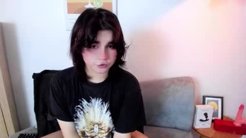 Snapshot of daniellesins2 chatting on December 15, 9:08 pm Danielle online show from December 15, 9:08 pm