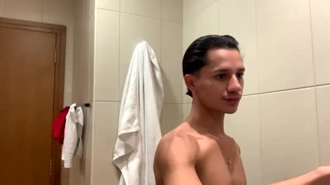 Snapshot of daniels_cruz chatting on January 6, 4:44 pm Daniels Cruz online show from January 6, 4:44 pm