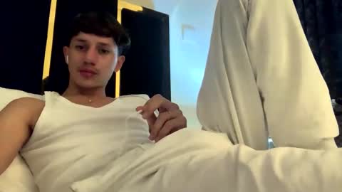 Snapshot of daniels_cruz chatting on January 6, 10:15 pm Daniels Cruz online show from January 6, 10:15 pm