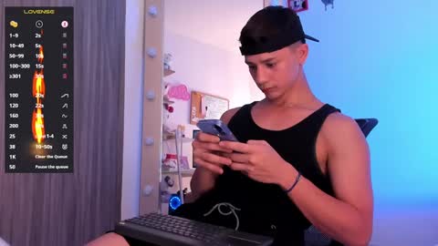 Snapshot of daniels_cruz chatting on March 10, 9:18 pm Daniels Cruz online show from March 10, 9:18 pm