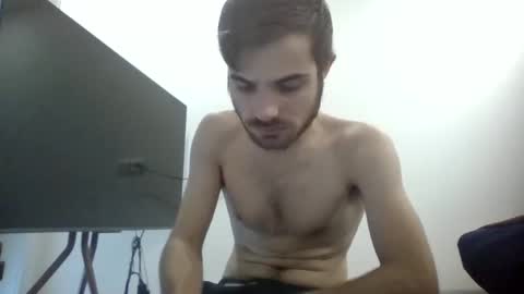 Snapshot of danievio21 chatting on May 10, 12:21 pm danievio21 online show from May 10, 12:21 pm