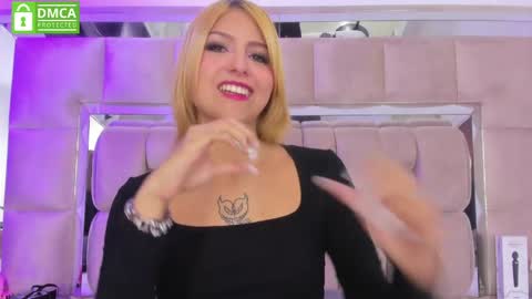 Snapshot of daniiela_beteche777 chatting on May 23, 6:56 pm DANIELA online show from May 23, 6:56 pm