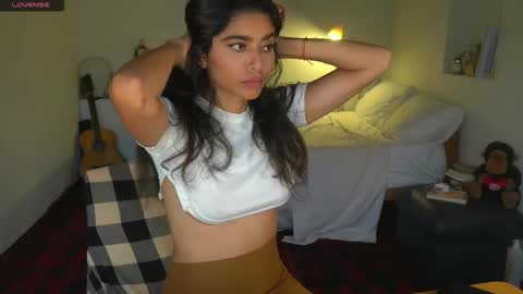 Snapshot of daniisla chatting on March 7, 9:45 pm danalle .. online show from March 7, 9:45 pm