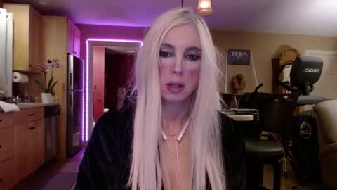 Snapshot of danikawhite69 chatting on March 2, 10:56 am DanikaWhite69 online show from March 2, 10:56 am
