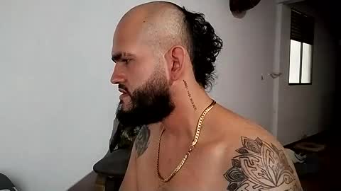 Snapshot of daniloh_xxx chatting on October 27, 4:11 pm daniloh_xxx online show from October 27, 4:11 pm