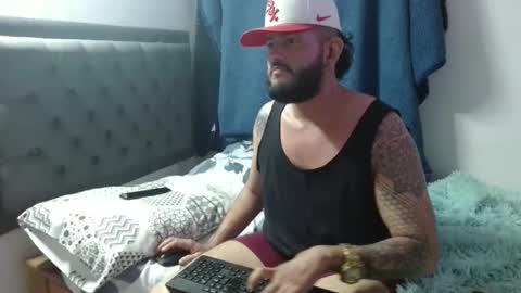 Snapshot of daniloh_xxx chatting on February 14, 3:20 pm daniloh_xxx online show from February 14, 3:20 pm